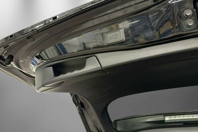 toyota-rav4-plug-in-petrol-2022-big-9