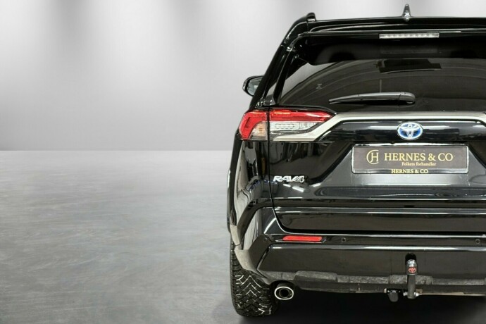 toyota-rav4-plug-in-petrol-2022-big-11