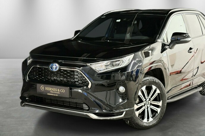 toyota-rav4-plug-in-petrol-2022-big-1