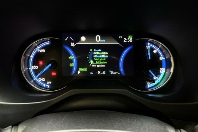 toyota-rav4-plug-in-petrol-2022-big-21