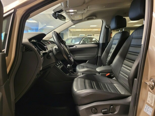 volkswagen-touran-diesel-2017-big-21