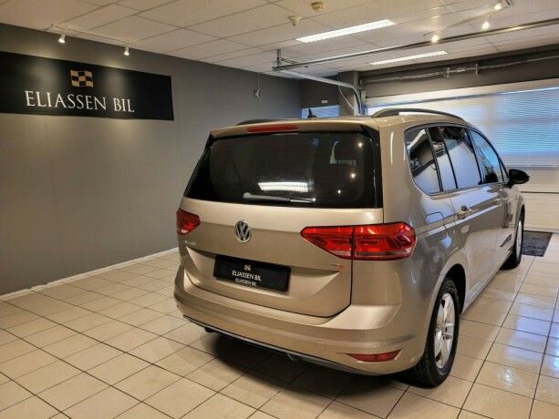 volkswagen-touran-diesel-2017-big-5