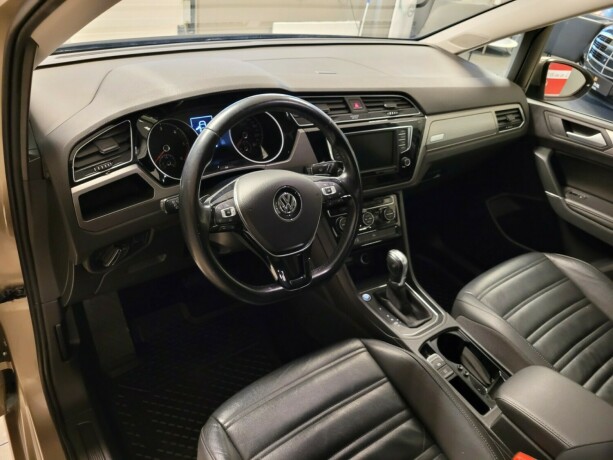 volkswagen-touran-diesel-2017-big-23