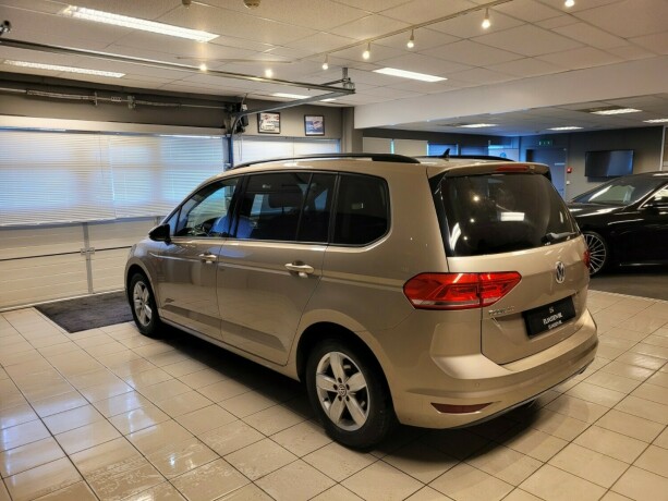 volkswagen-touran-diesel-2017-big-6