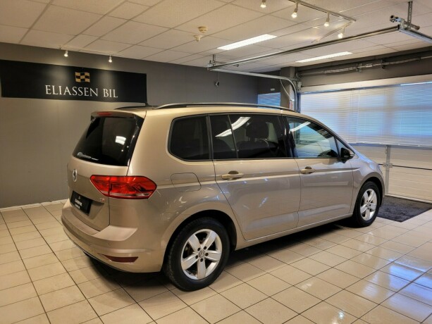 volkswagen-touran-diesel-2017-big-4