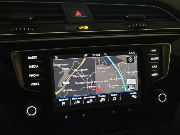 volkswagen-touran-diesel-2017-big-25