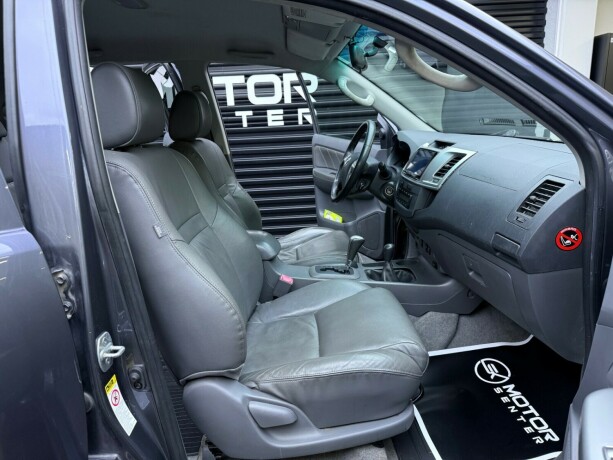 toyota-hilux-diesel-2011-big-27