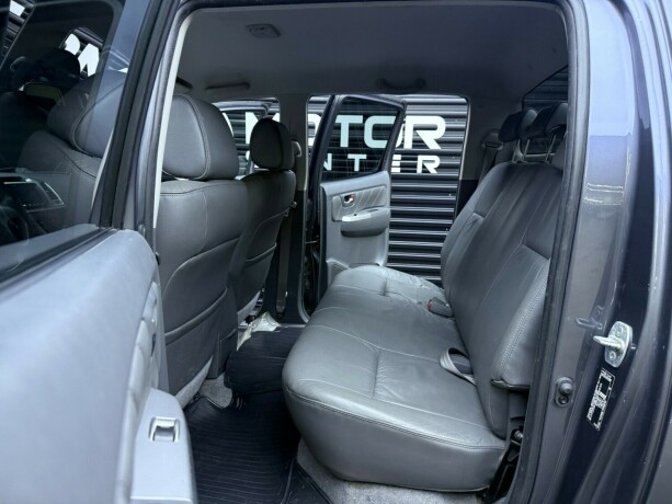 toyota-hilux-diesel-2011-big-28