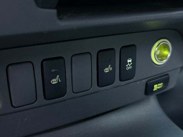 toyota-hilux-diesel-2011-big-25