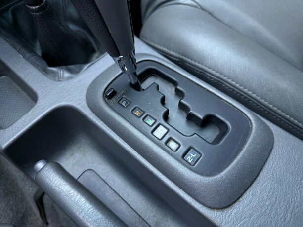 toyota-hilux-diesel-2011-big-23