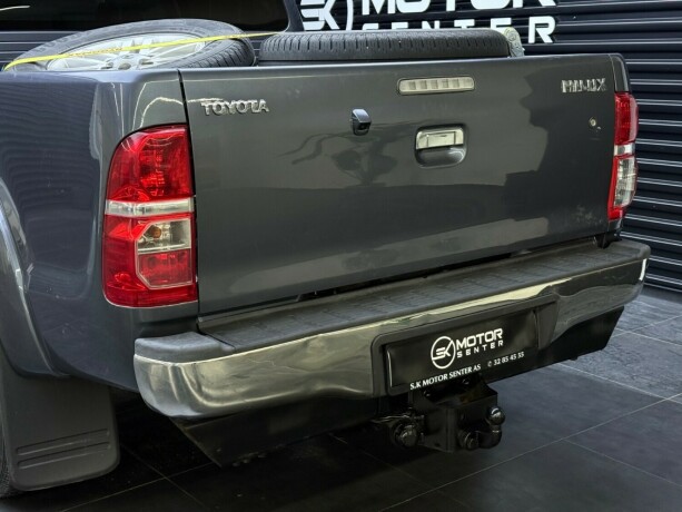 toyota-hilux-diesel-2011-big-5