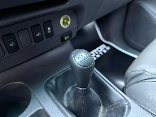 toyota-hilux-diesel-2011-big-22