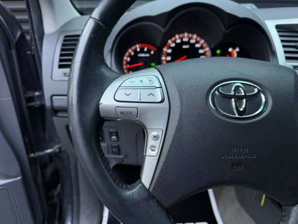 toyota-hilux-diesel-2011-big-15