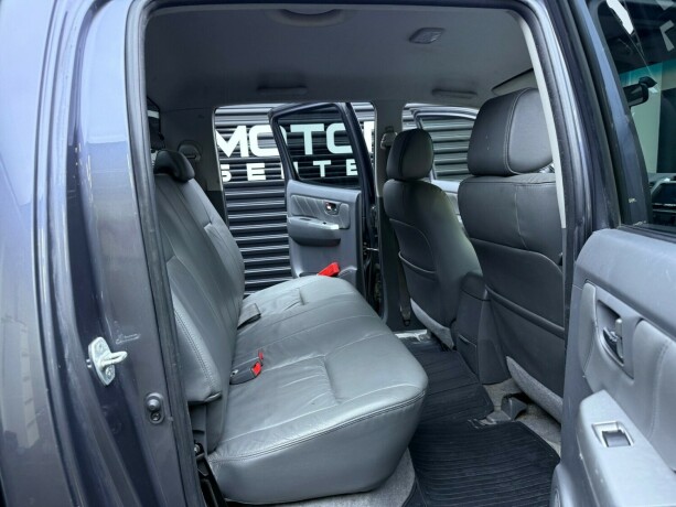 toyota-hilux-diesel-2011-big-29