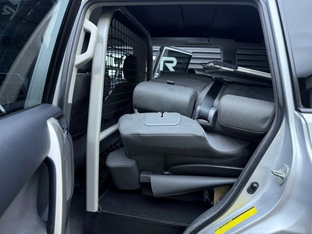 toyota-land-cruiser-diesel-2010-big-21