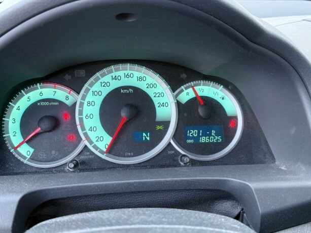 toyota-corolla-verso-bensin-2007-big-13