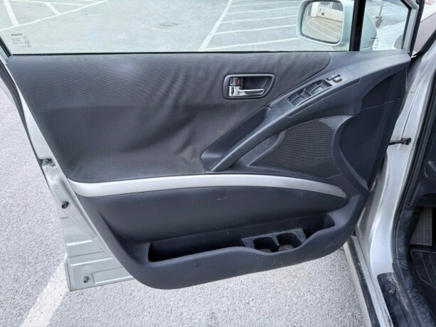 toyota-corolla-verso-bensin-2007-big-10