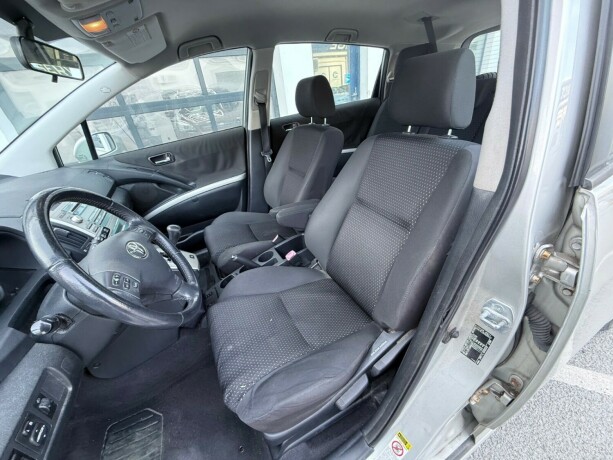 toyota-corolla-verso-bensin-2007-big-11