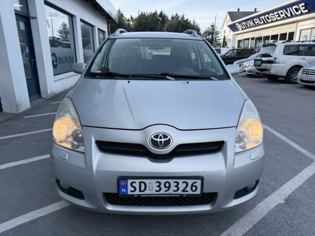 toyota-corolla-verso-bensin-2007-big-1