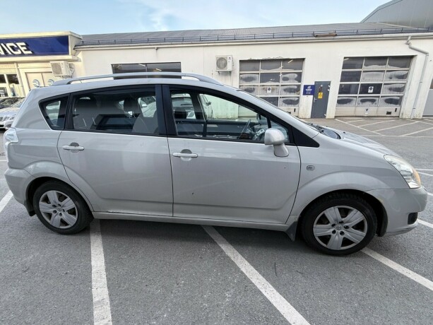 toyota-corolla-verso-bensin-2007-big-4