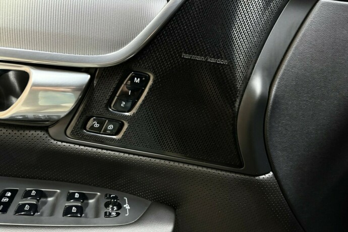 volvo-v90-plug-in-petrol-2020-big-13