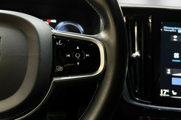 volvo-v90-plug-in-petrol-2020-big-20