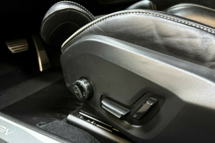 volvo-v90-plug-in-petrol-2020-big-15