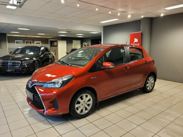 toyota-yaris-elektrisitetbensin-2015-big-8