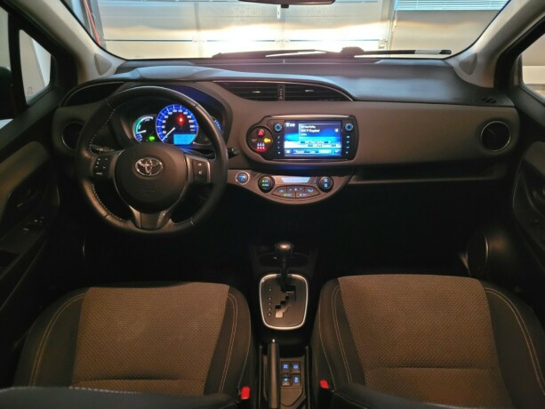 toyota-yaris-elektrisitetbensin-2015-big-27