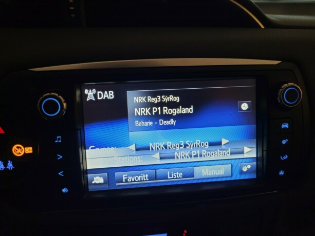 toyota-yaris-elektrisitetbensin-2015-big-25