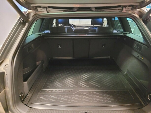 volkswagen-passat-plug-in-petrol-2016-big-20