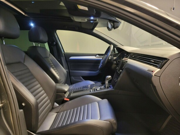 volkswagen-passat-plug-in-petrol-2016-big-12