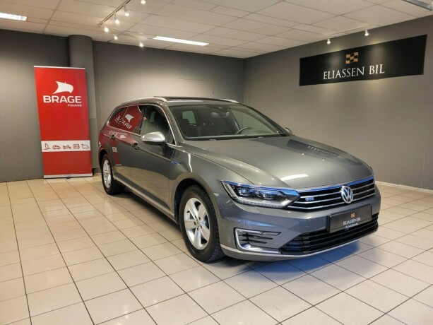 volkswagen-passat-plug-in-petrol-2016-big-11