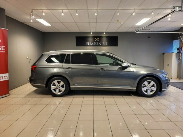 volkswagen-passat-plug-in-petrol-2016-big-4