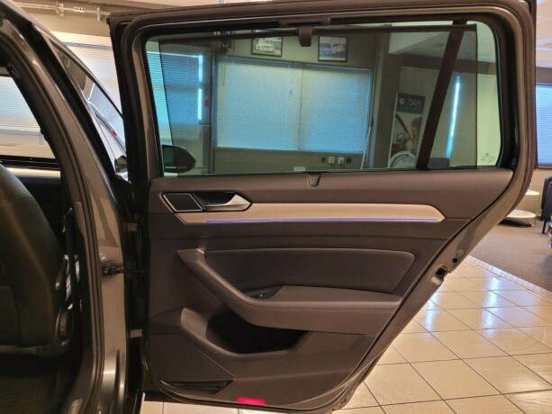 volkswagen-passat-plug-in-petrol-2016-big-19