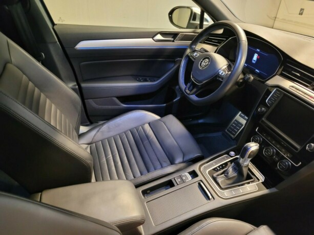 volkswagen-passat-plug-in-petrol-2016-big-15