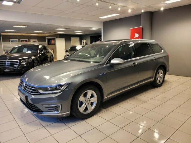 volkswagen-passat-plug-in-petrol-2016-big-8