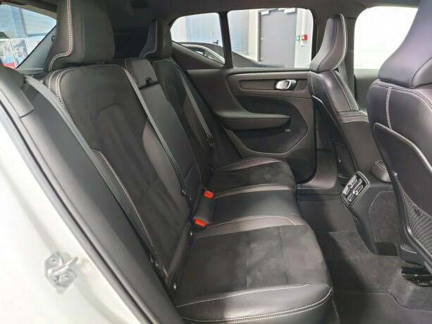 volvo-xc-40-diesel-2021-big-27