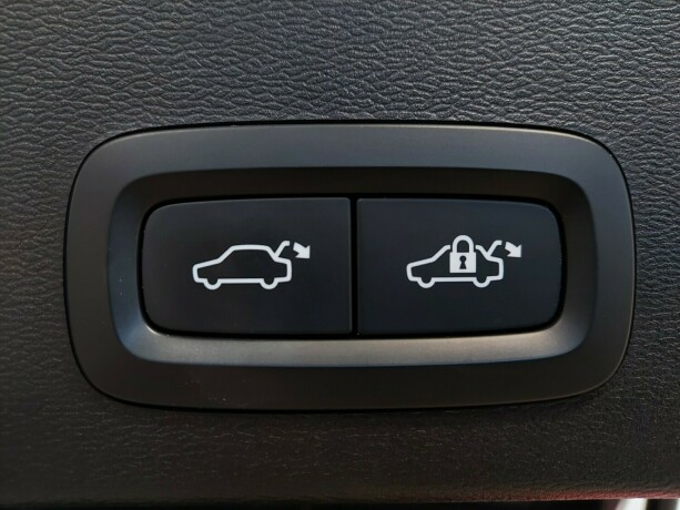 volvo-xc-40-diesel-2021-big-32