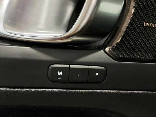 volvo-xc-40-diesel-2021-big-21