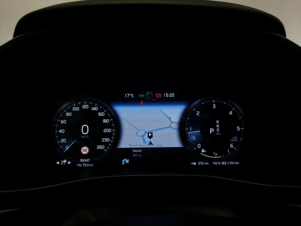 volvo-xc-40-diesel-2021-big-36