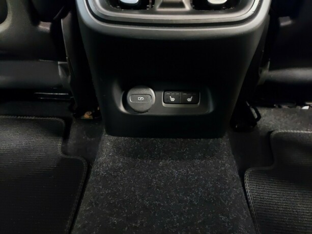 volvo-xc-40-diesel-2021-big-31