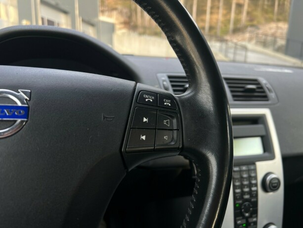 volvo-v50-diesel-2011-big-15