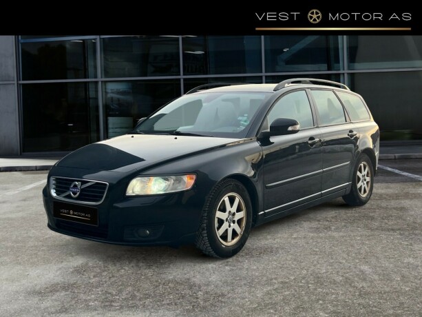 volvo-v50-diesel-2011-big-2