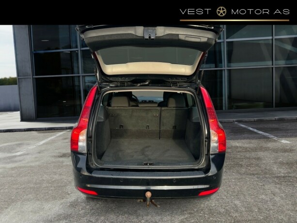 volvo-v50-diesel-2011-big-6