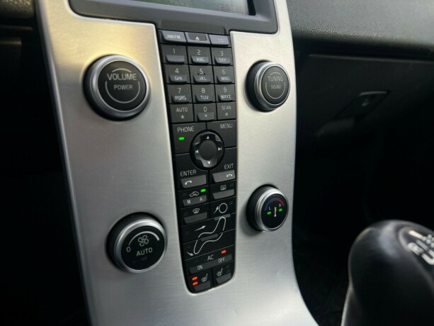 volvo-v50-diesel-2011-big-18