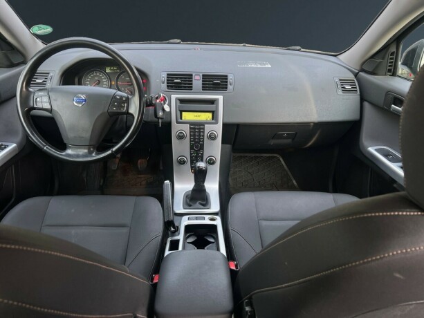 volvo-v50-diesel-2011-big-13