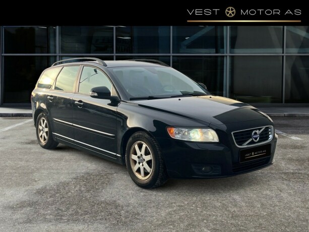 volvo-v50-diesel-2011-big-0