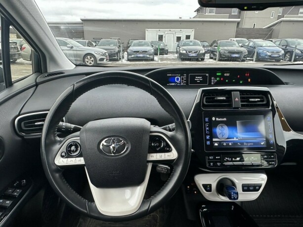 toyota-prius-plug-in-hybrid-elektrisitetbensin-2017-big-6