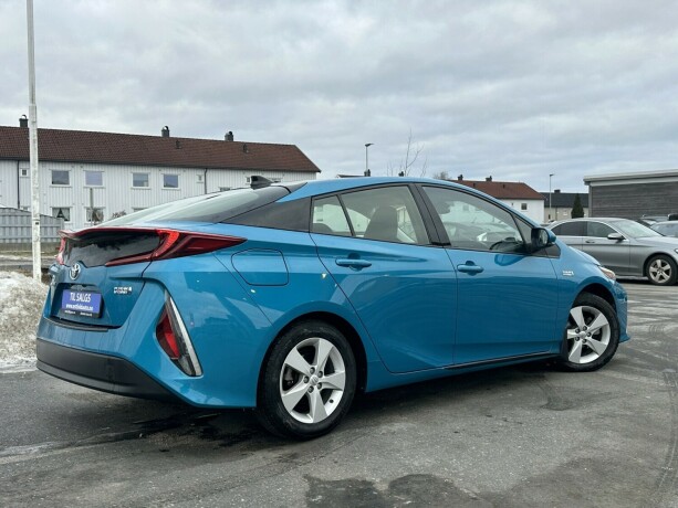 toyota-prius-plug-in-hybrid-elektrisitetbensin-2017-big-3